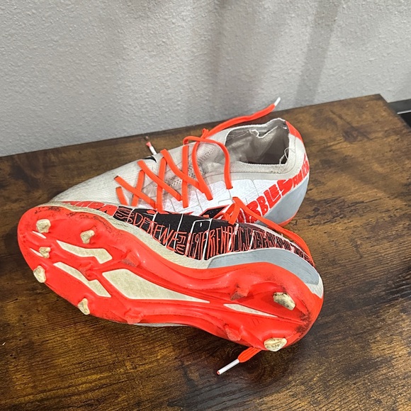 Adidas men’s size 4- White and orange - Picture 2 of 2